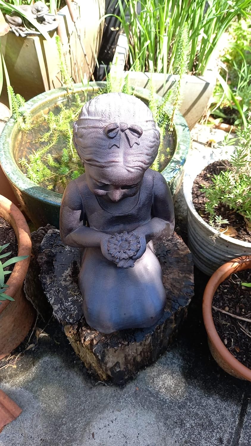 Girl With Flower - Ornament made from polystone resin - Image 4